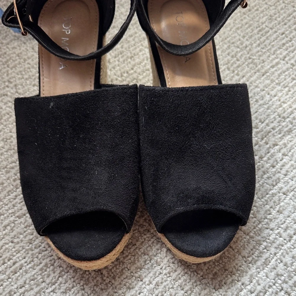 TOP Moda Black Suede Peep-Toe Wedge Sandals with Ankle Strap